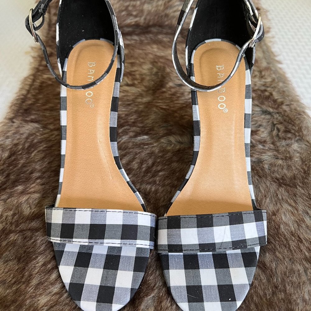Brand New Bamboo Frenzy 45-S open toe heel sandals Sz 6